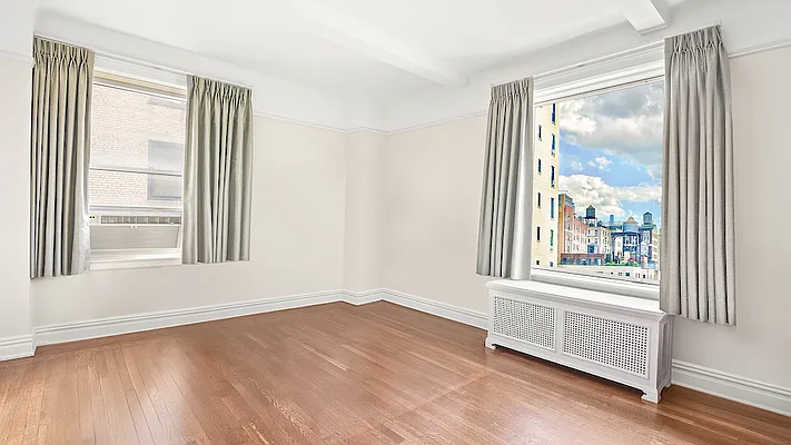 Sold by Corcoran | media 32