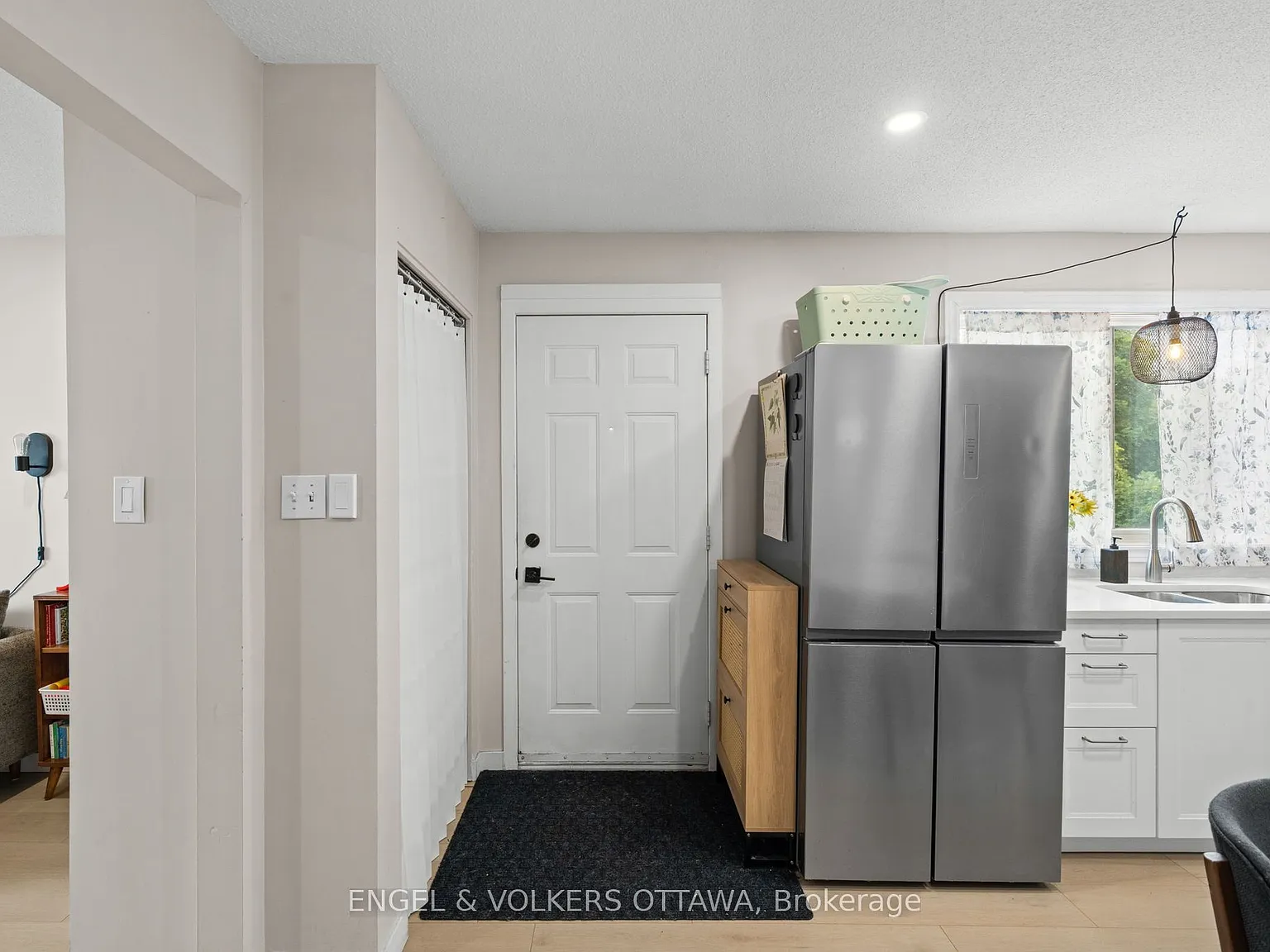 2 bed, $2,100 — Photo 2