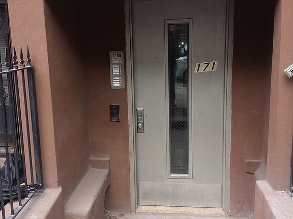 2nd image of 171 Hancock St APT 4R