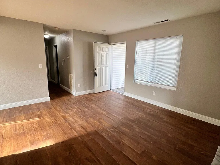 700 McCoy Ct #24 — Photo 3