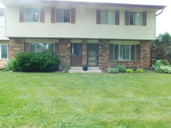 W165N11563 Abbey COURT #7B4E, Germantown, WI 53022
