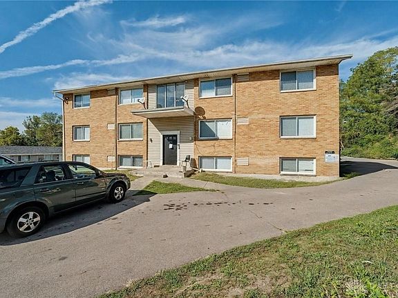 2nd image of 400 N Cherrywood Ave