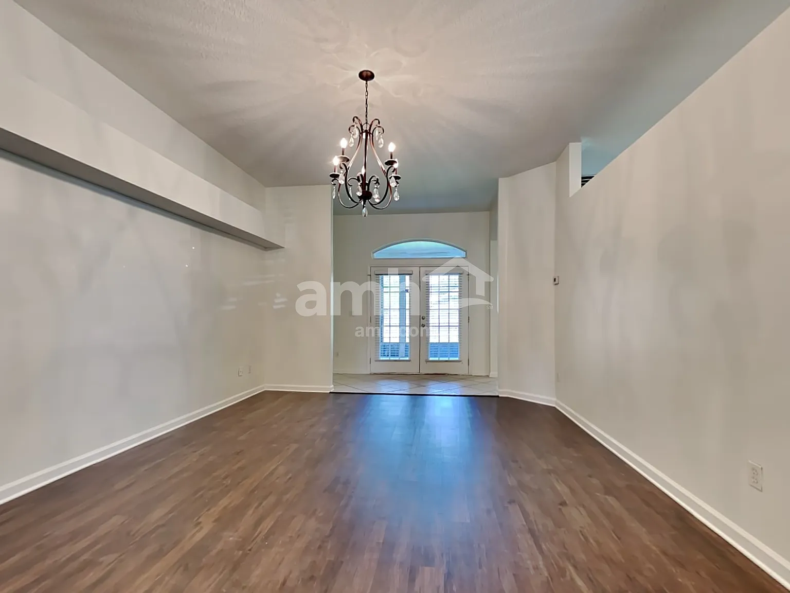 4 bed, 3.0 bath, 2461 sqft, $2,450 — Photo 4