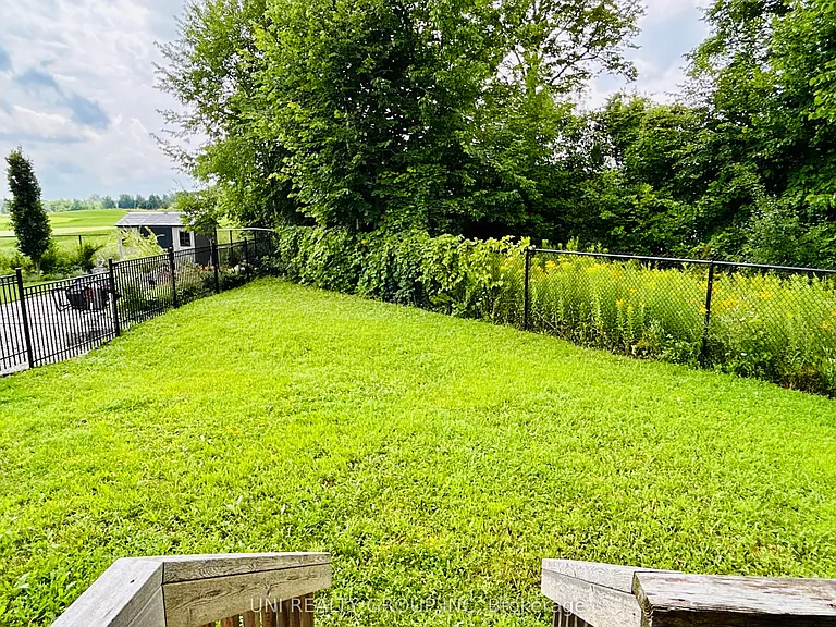 70 Stanhope Ct — Photo 26
