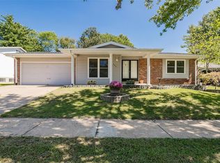 254 Cedar Village Ct, Ballwin, MO