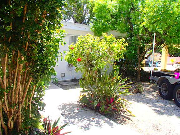 3rd image of 124 Dove Ave
