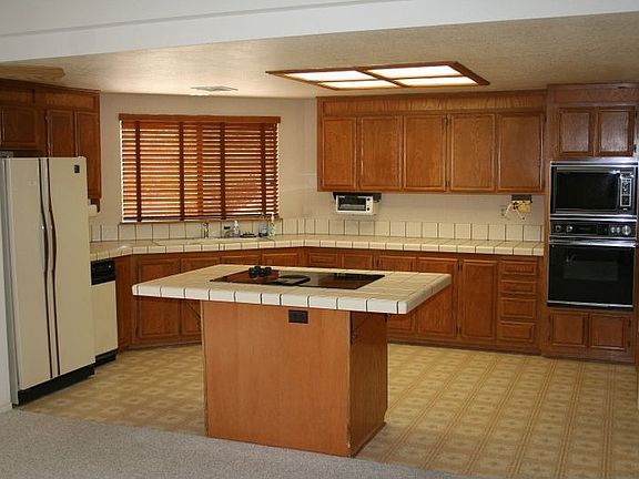 Kitchen with Island and plenty of storage