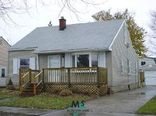 17499 W Ivanhoe St, Roseville, MI 48066