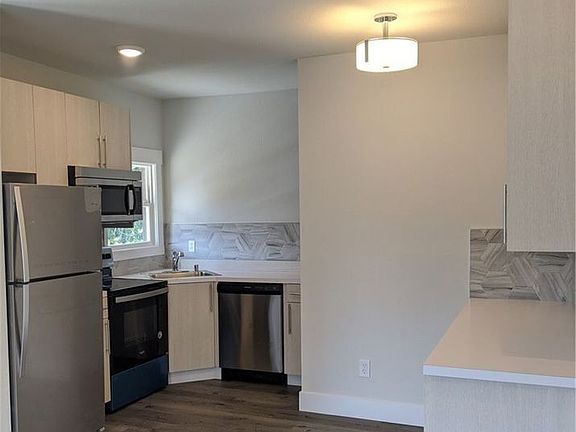 2nd image of 715 S Sheridan Ave #2