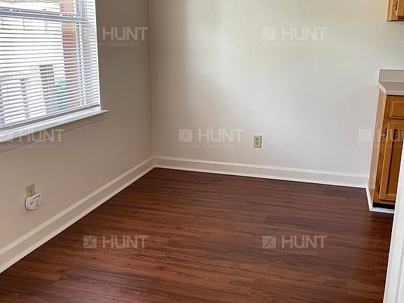 4th image of 1425B White Ct