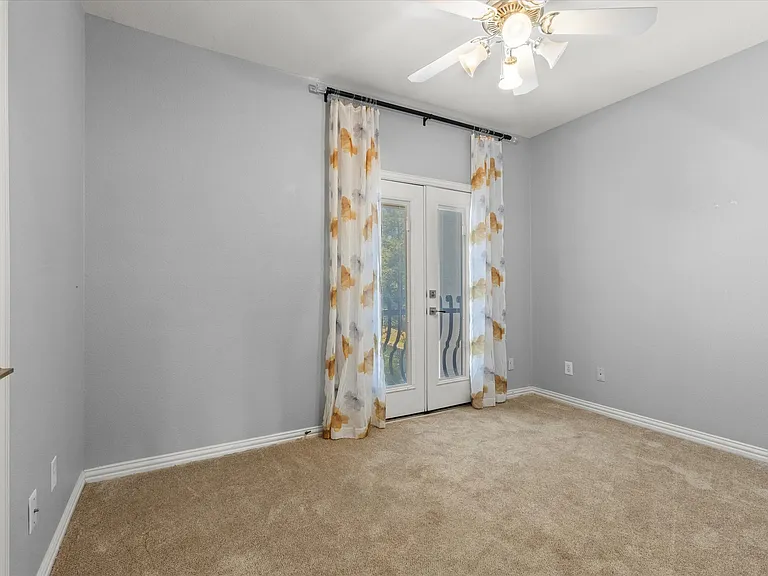 4223 Castle Rock Ct — Photo 16
