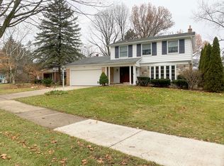 3240 Lockridge Dr, Ann Arbor, MI 48108