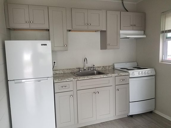 2nd image of 1762 Miller Ave