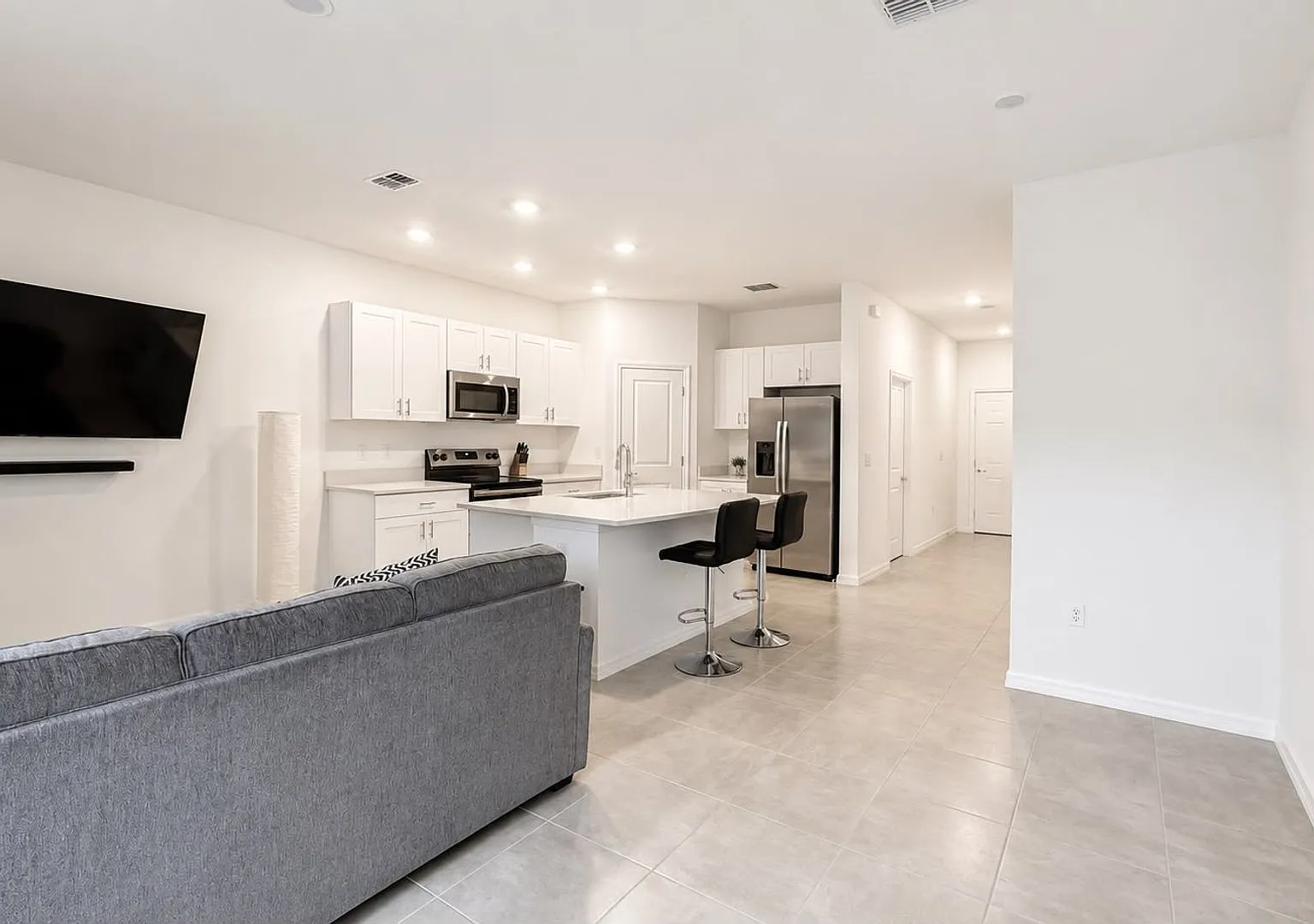 Brand New 3BR Townhome in Lakewood Ranch — Photo 2