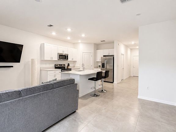 2nd image of 3121 Novara Ln