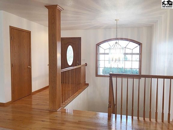 4th image of 2707 Dickens Dr