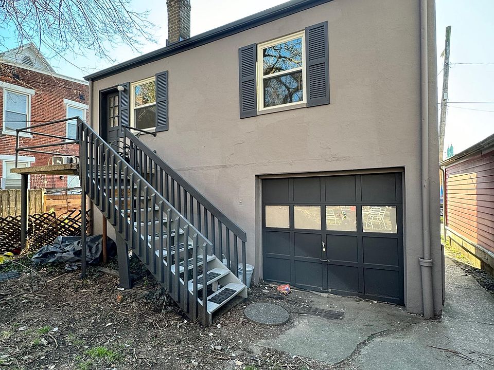 1st image of 621 Greenup St #1REAR