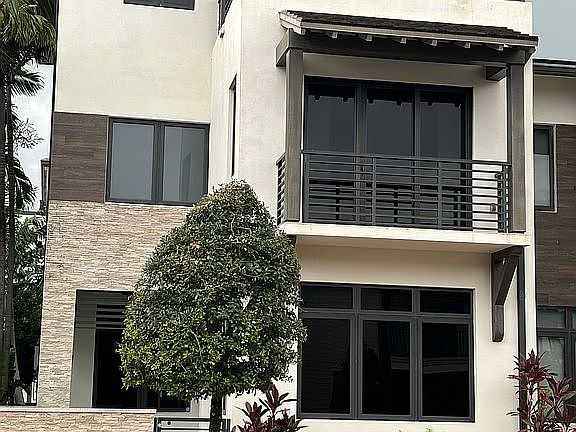 2nd image of 5076 NW 84th Ave Unit 5076