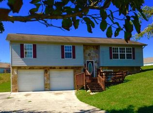 1759 Meadow Ridge Cir, Sevierville, TN 37862