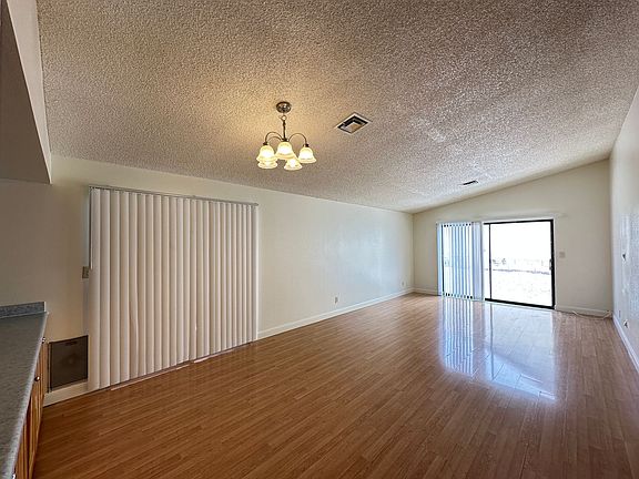 4th image of 216 Jon Belger Dr