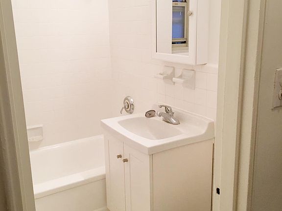 5th image of 8230 138th St APT 2L