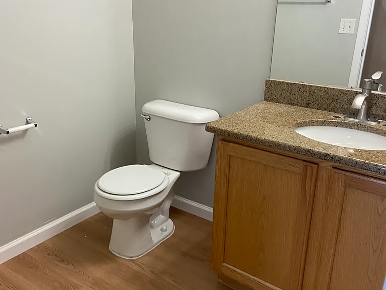 1112 Fountain View Cir — Photo 9