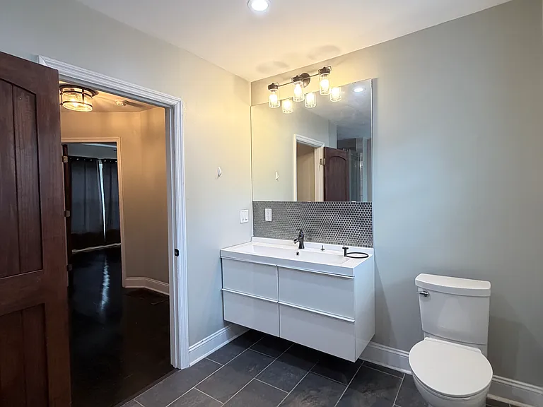 1074 E Columbus St — Photo 24