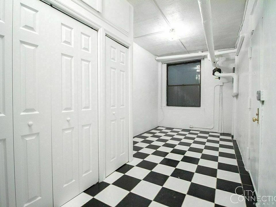 1st image of 217 E 10th St APT 10