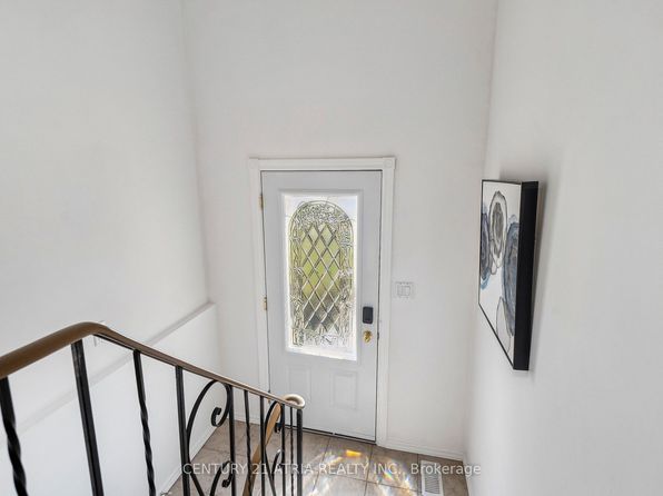 62 Guildwood Dr, Hamilton, ON L9C 6S4