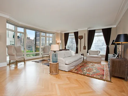 Rented by Sotheby's International Realty | media 22