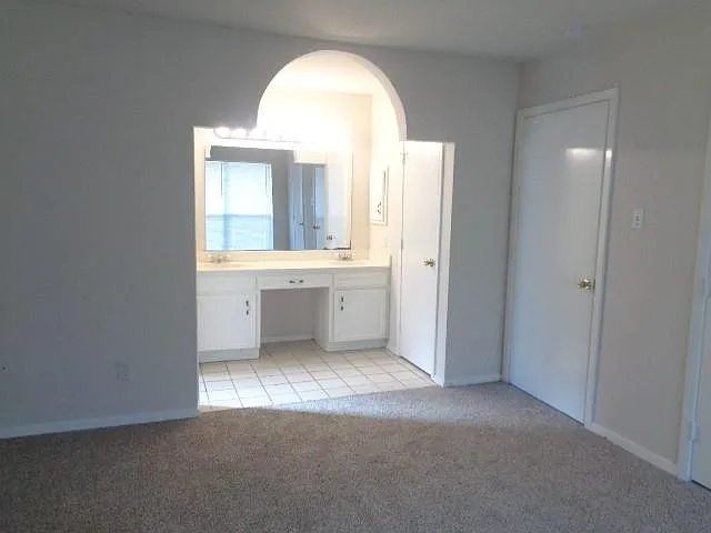 8402 Lone Bridge Ln — Photo 8