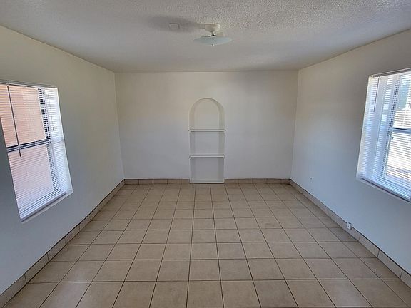 5th image of 926 N Tornillo St #11