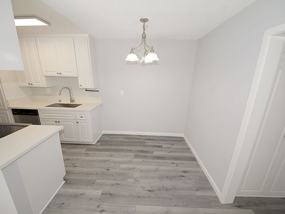 5th image of 11620 Mayfield Ave APT 216