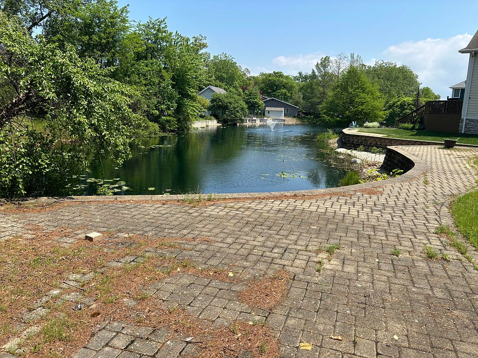 1st image of 319 Island Dr