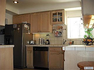 3rd image of 842 E 90th St