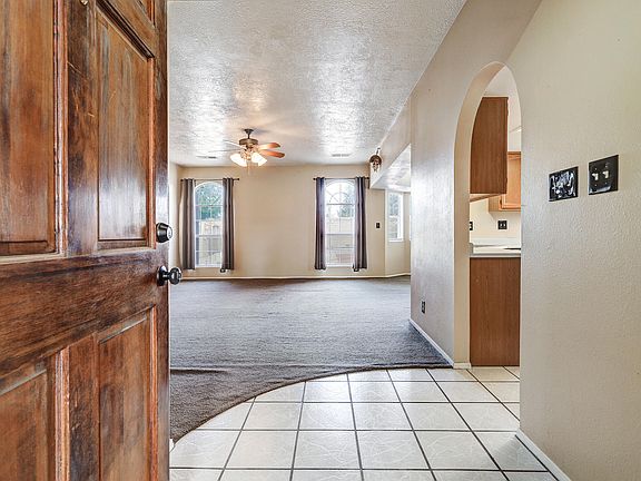 4th image of 2040 Clearwater Loop NE