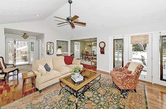 5th image of 49 Nandina Ln