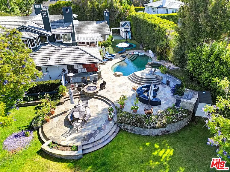 1056 Corsica Dr — Photo 43