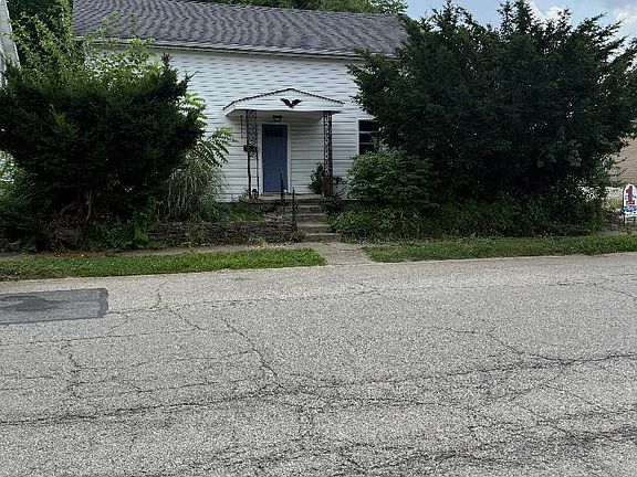2nd image of 611 N Russell St