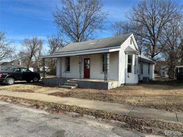 220 N Vine St, Sparta, IL 62286