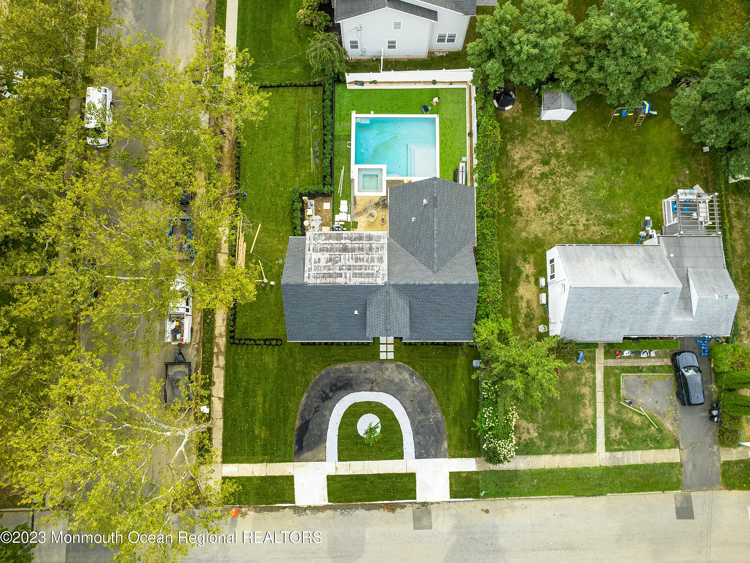 8 bed, 3755 sqft, $7,060 — Photo 1