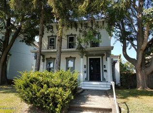 8 Saratoga Avenue, Waterford, NY 12188