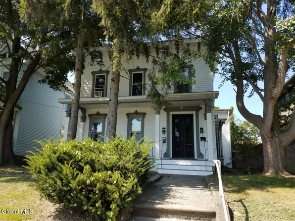 8 Saratoga Avenue, Waterford, NY 12188