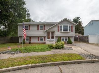 11 Evergreen Ct, Cranston, RI 02910