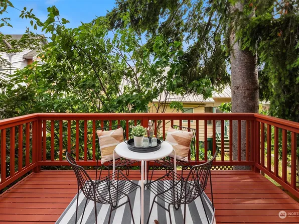 511 N 46th Street #B, Seattle, WA 98103