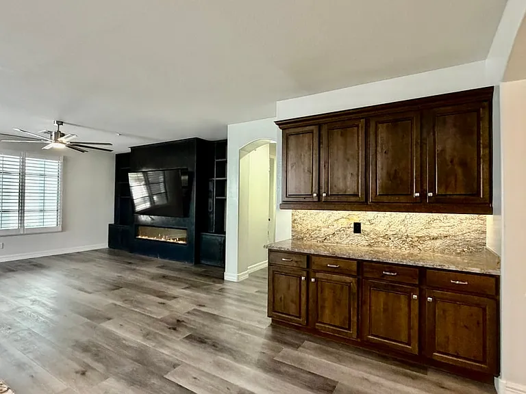 1777 W Ocotillo Rd — Photo 8
