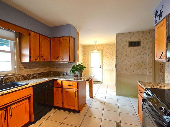 4th image of 5124 Pleasant Ave