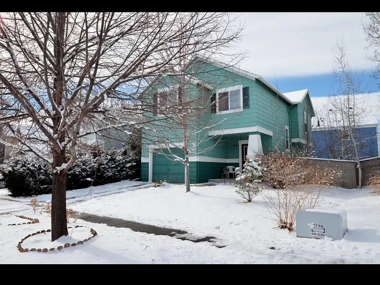 813 Arrowood St — Photo 1
