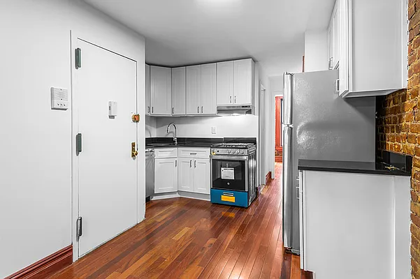 Rented by Compass | media 6