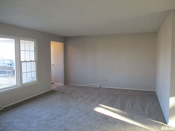3rd image of 2722 W Bacon Dr